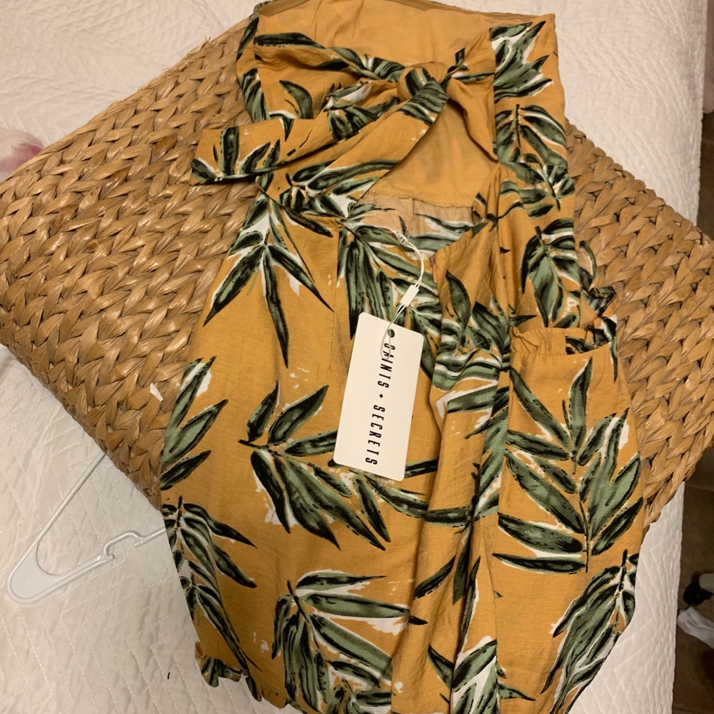 NWT tie dress with pockets